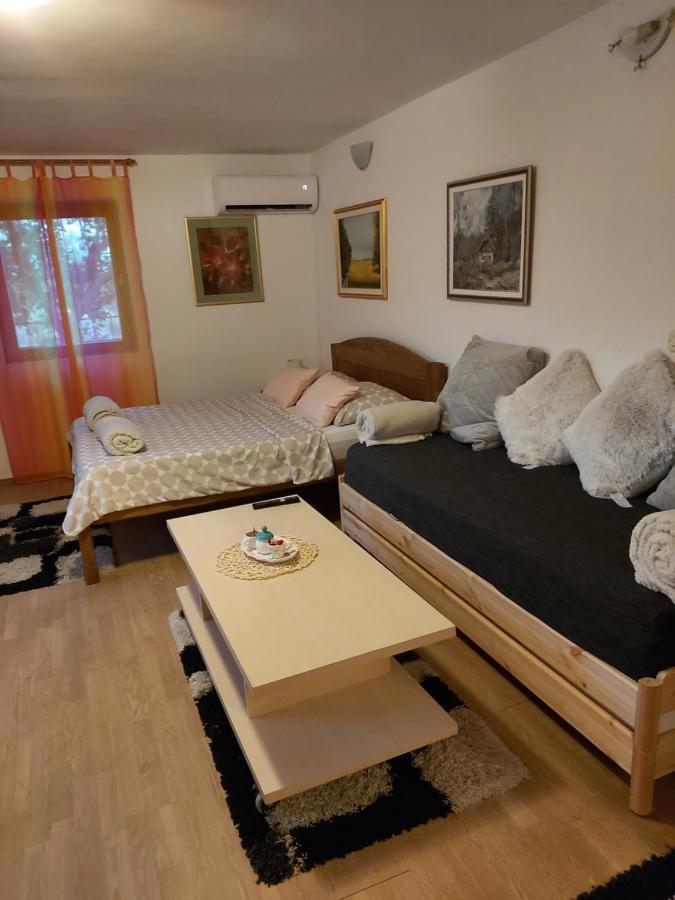 Studio Apartman Kotro Beli Manastir 外观 照片