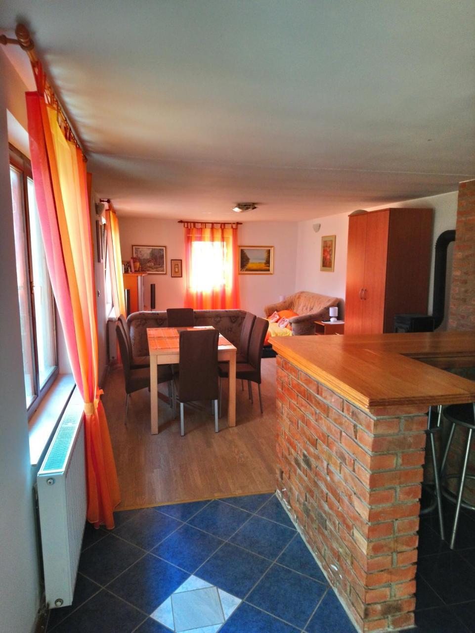 Studio Apartman Kotro Beli Manastir 外观 照片